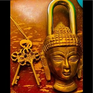 Ornate Brass Buddha Figure Lock & 2 Skeleton Keys